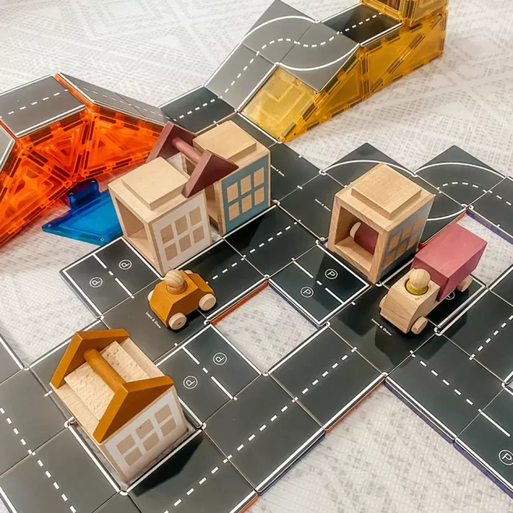 Fashion Learn and Grow Set Gioco Strada In Legno Con Base Metallica Per Tessere Magnetiche -